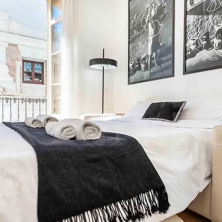 Inviting In Historic Center By Rems Malaga